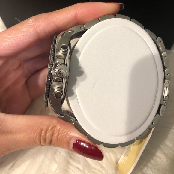 Mk men watch - Picture 5 of 5